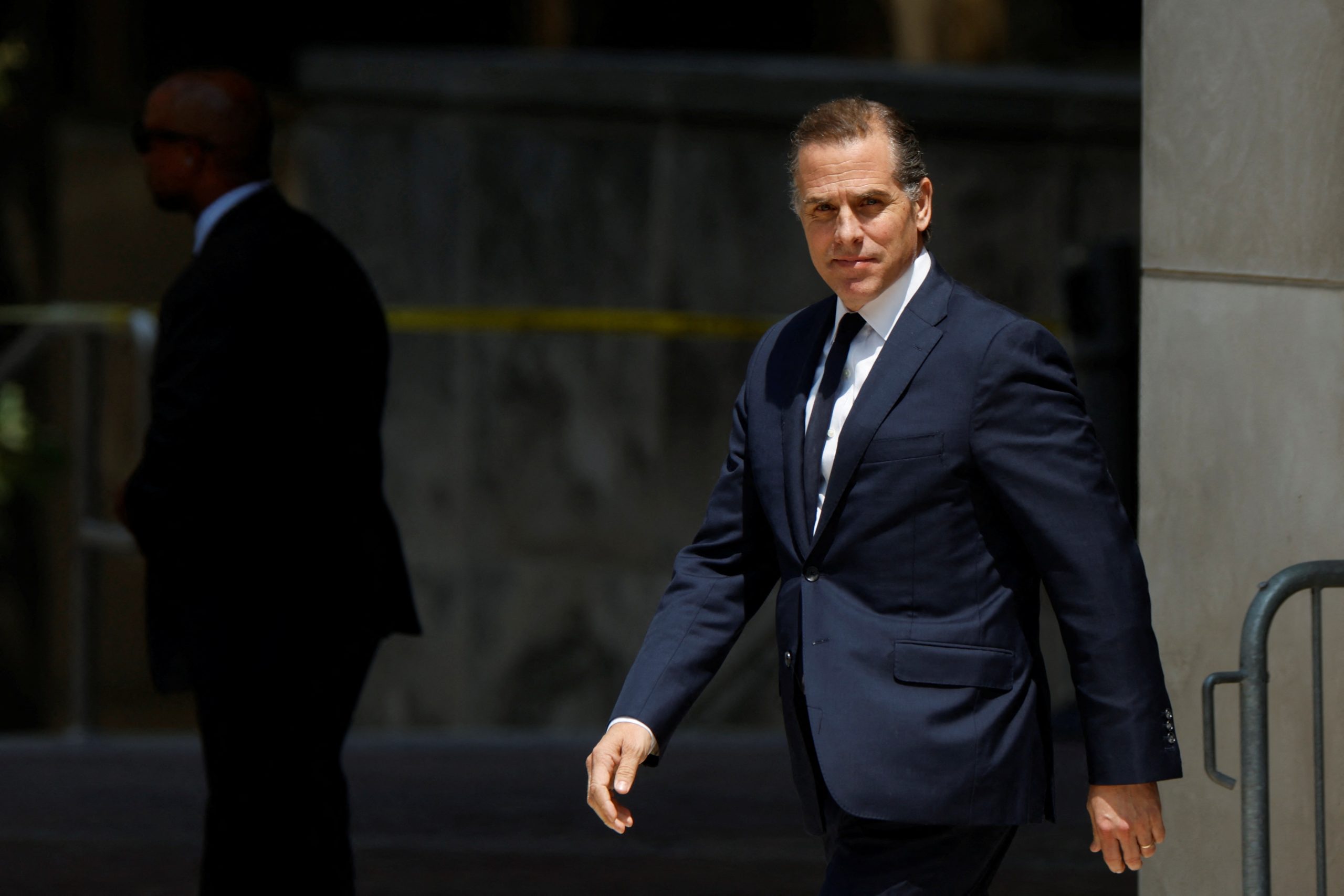 Hunter Biden scandal has White House spinning