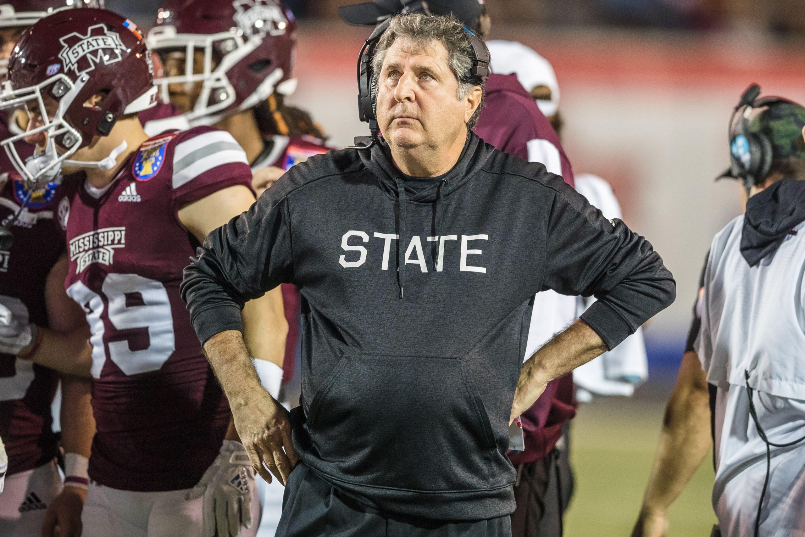 Miss. State head coach, offensive pioneer Mike Leach dies at 61