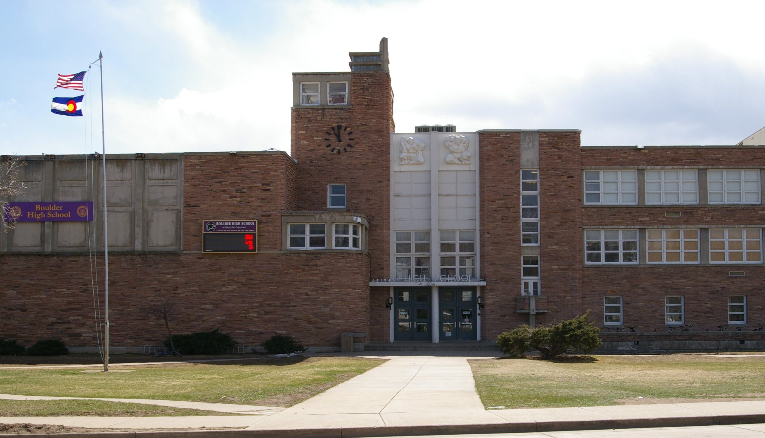 Colorado schools placed on lockdown after receiving apparently false threats