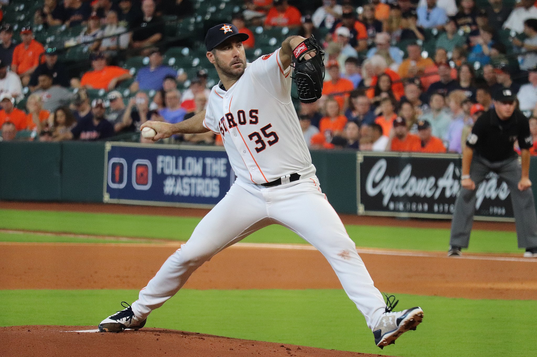 Verlander, Alcantara earn Cy Young awards in unanimous votes