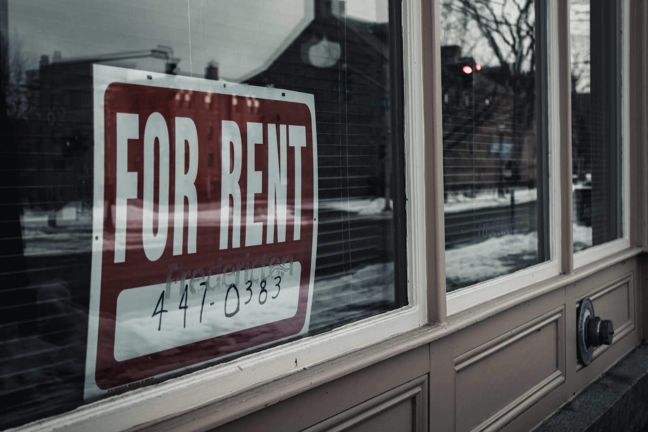 Poll: Nearly 40% of small business owners couldn’t pay rent in October 