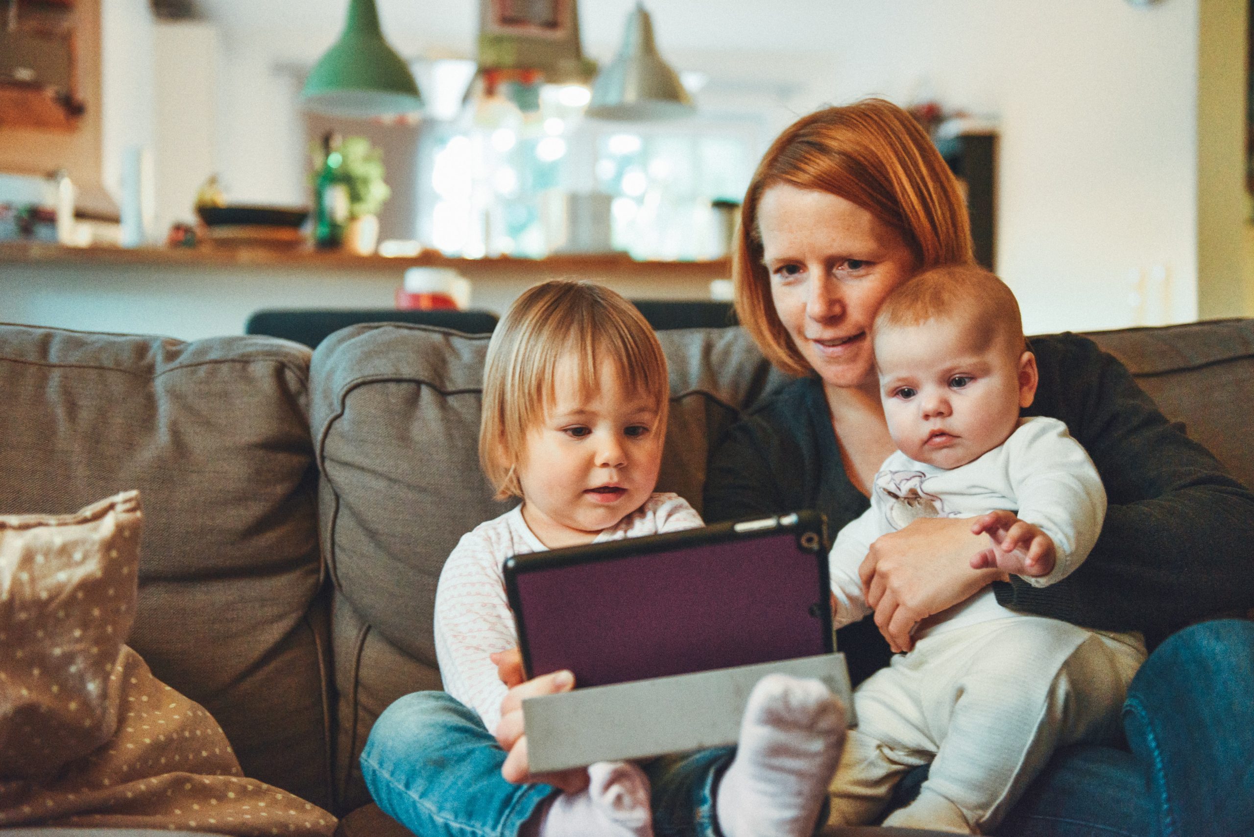 Infant screen time linked to early childhood cognitive deficits