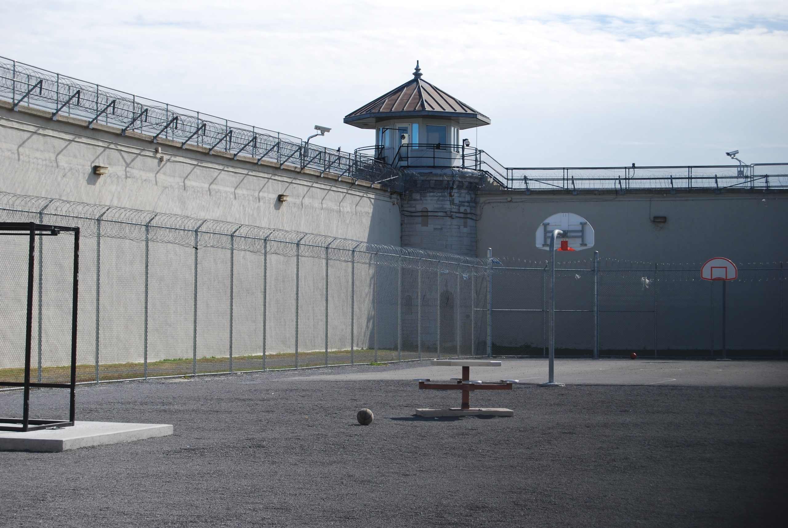 Report: Prison system being abused by inmates claiming to transgender