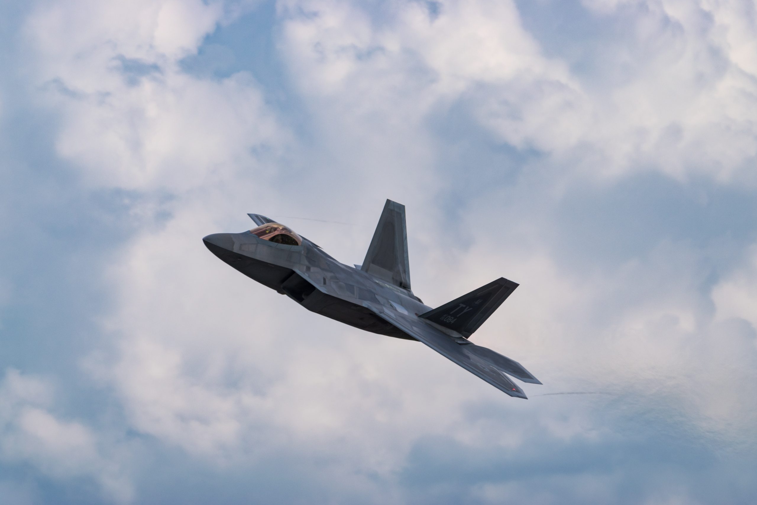 Air Force to award sixth-generation fighter contract in 2024