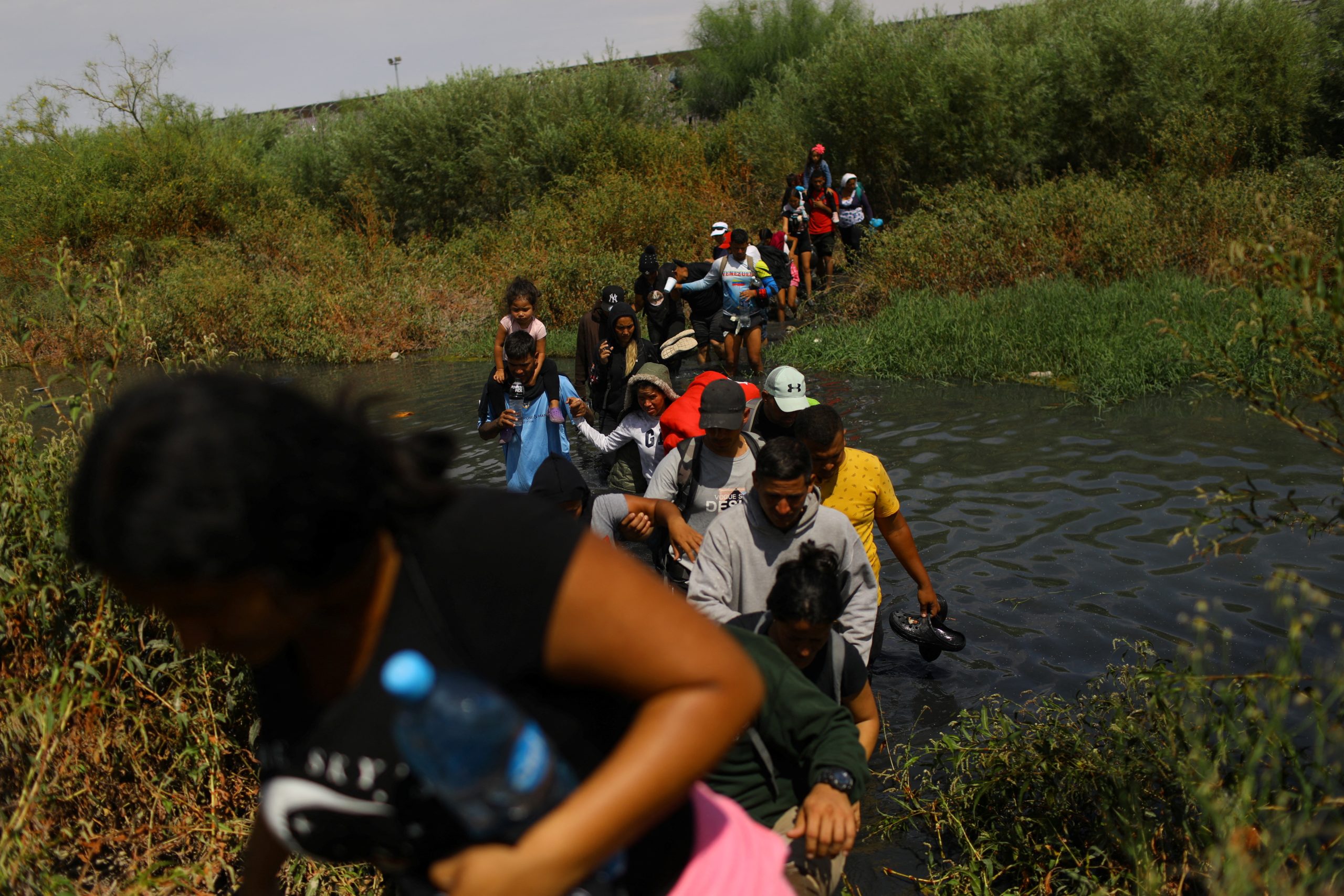 TX Gov. Abbott accuses Biden admin of cutting border wire