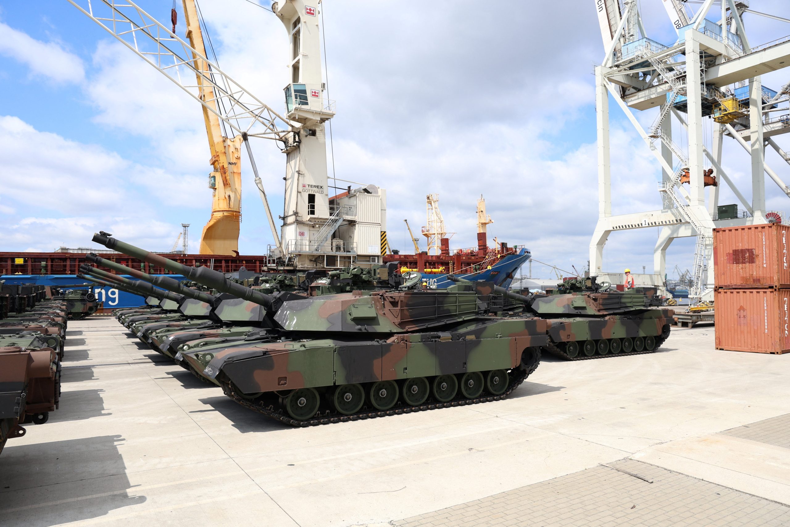 U.S. Abrams tanks arrive in Ukraine as war of disinformation escalates