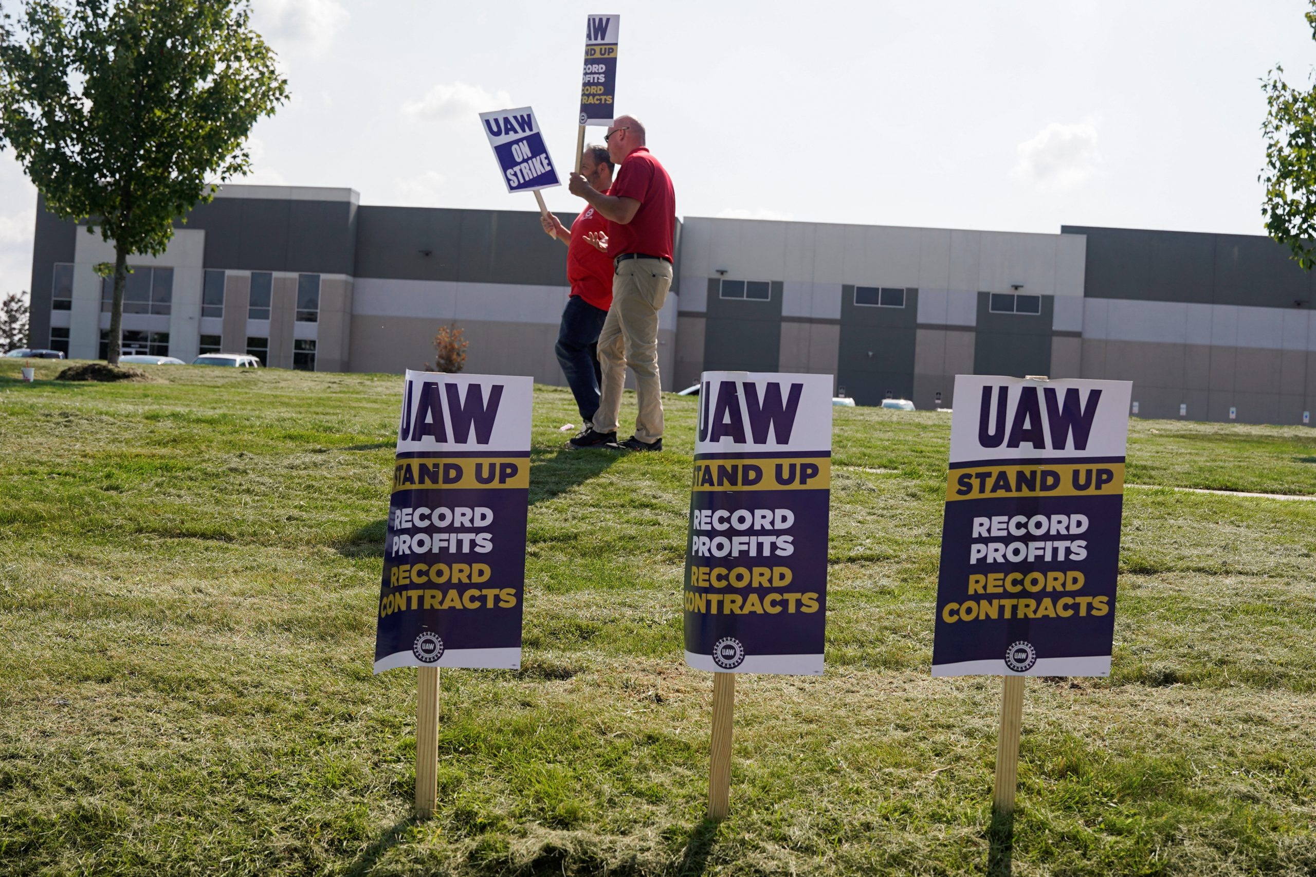 National UAW strikes continue to expand, disrupt auto industry