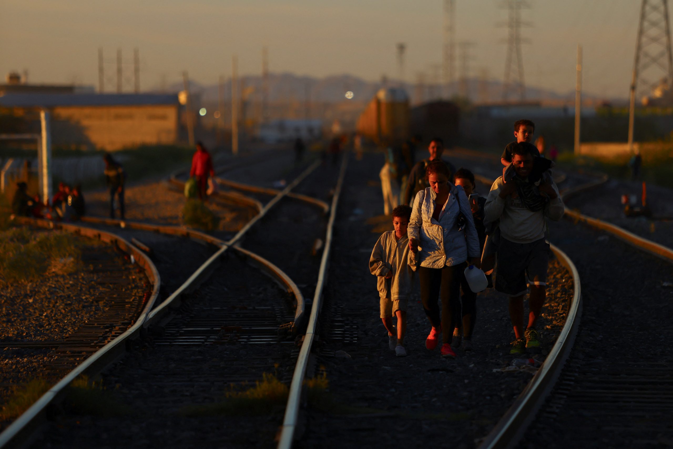 Mexico busing immigrants from Guatemala to U.S. border