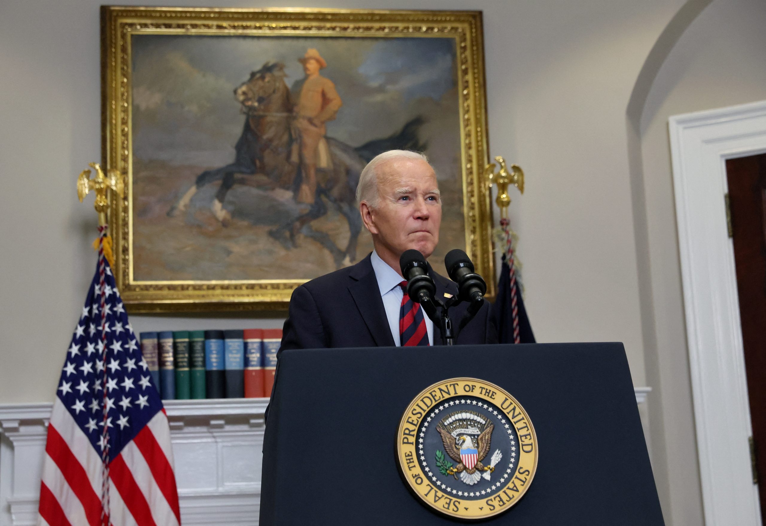 Biden announces additional $9 billion in student loan relief