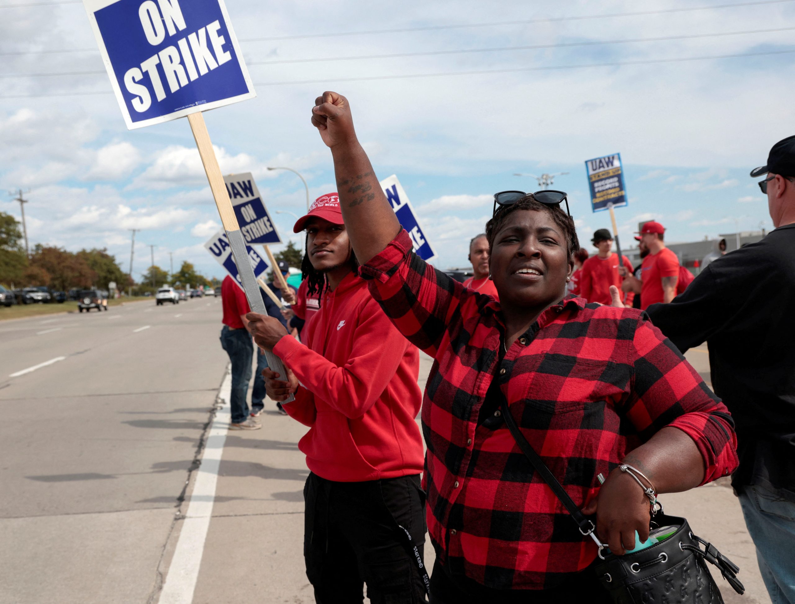 Autoworker strike ends after GM deal is reportedly struck