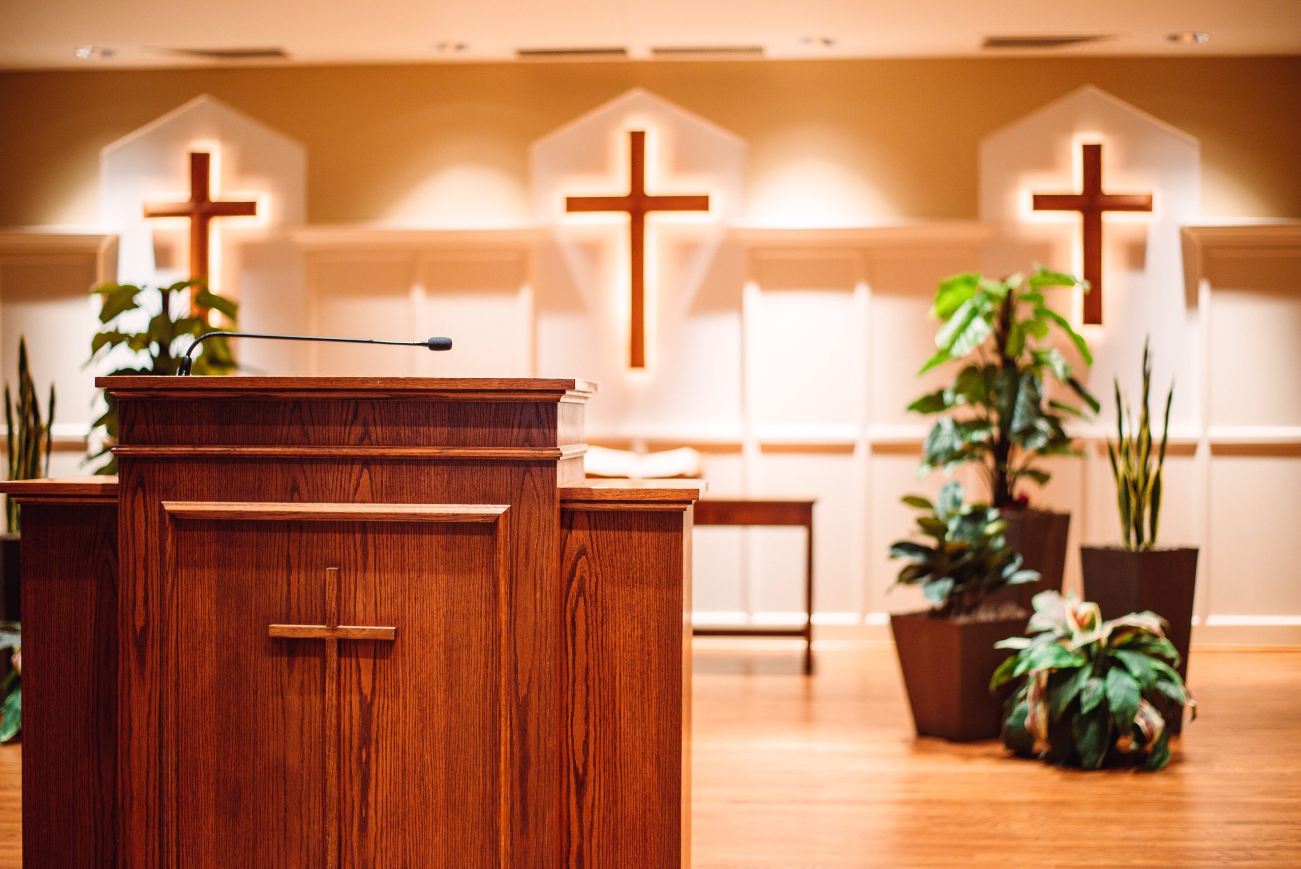 Mainline Protestant clergy more liberal than congregants